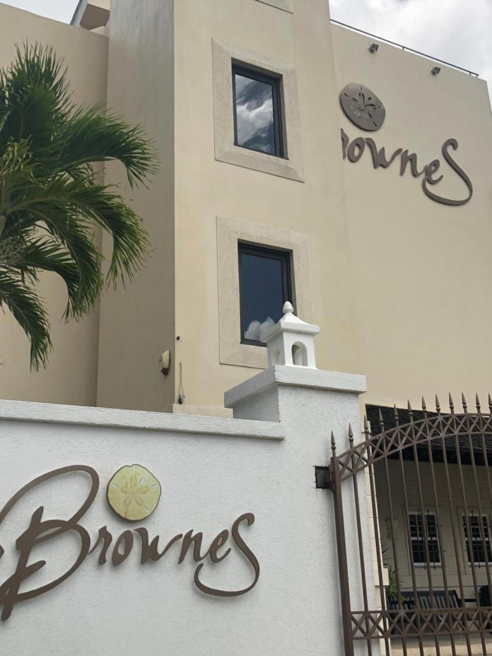 Brownes Condominium 1 บริดจ์ทาวน์ ภายนอก รูปภาพ